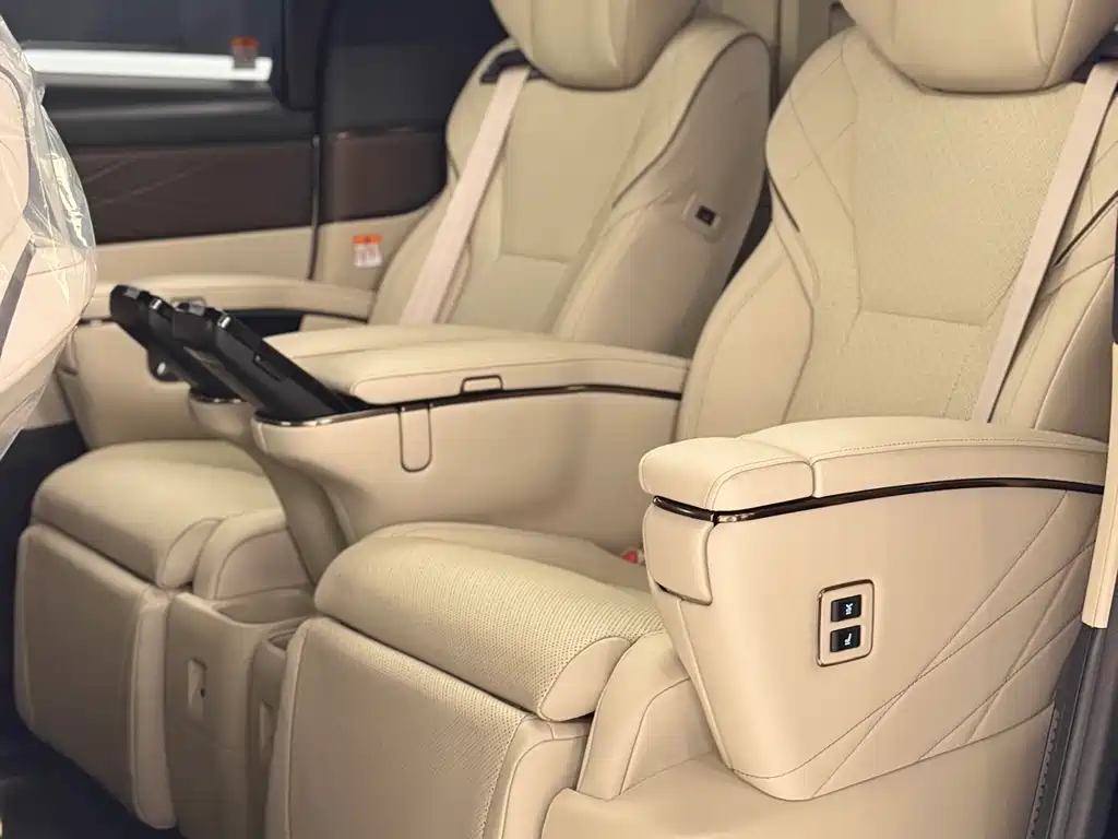 Toyota Vellfire — фото 5