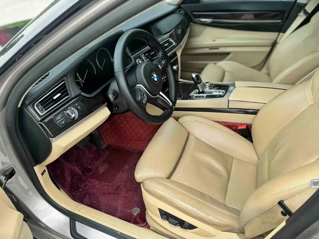 BMW 7 Series 2010 — фото 4