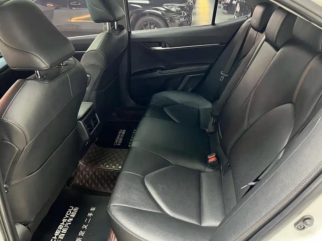 Toyota Camry 2022 — фото 10