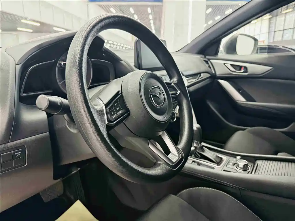 Mazda CX-4 2018 — фото 13