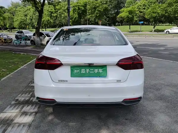 Geely Emgrand 2020