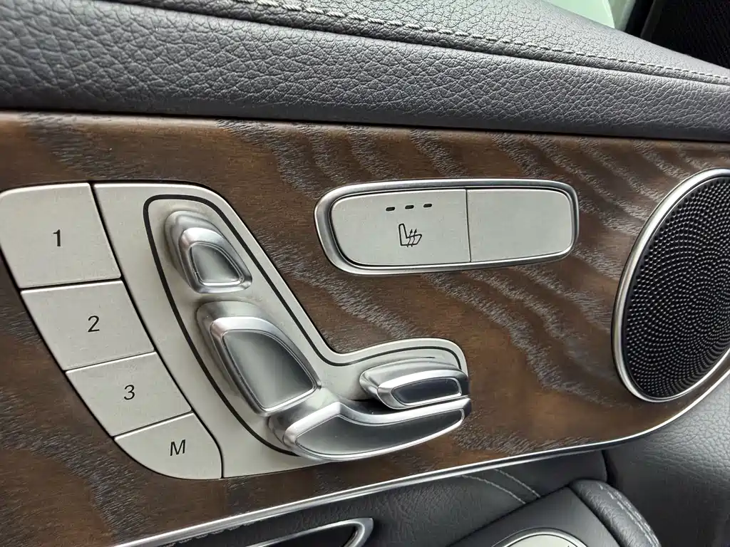 Mercedes-Benz GLC 2016 — фото 13