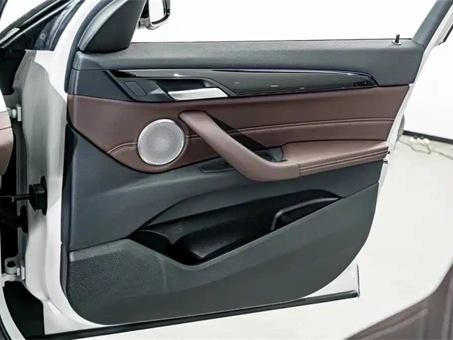 BMW X2 2023 — фото 15