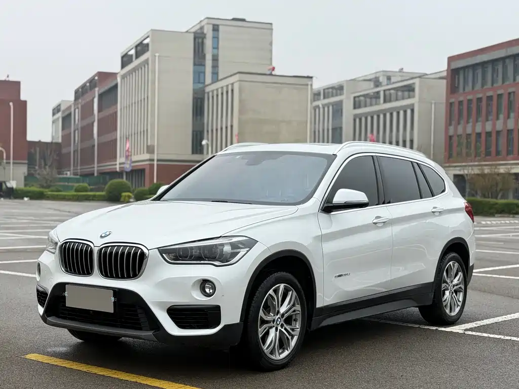 BMW X1 2017 — фото 1