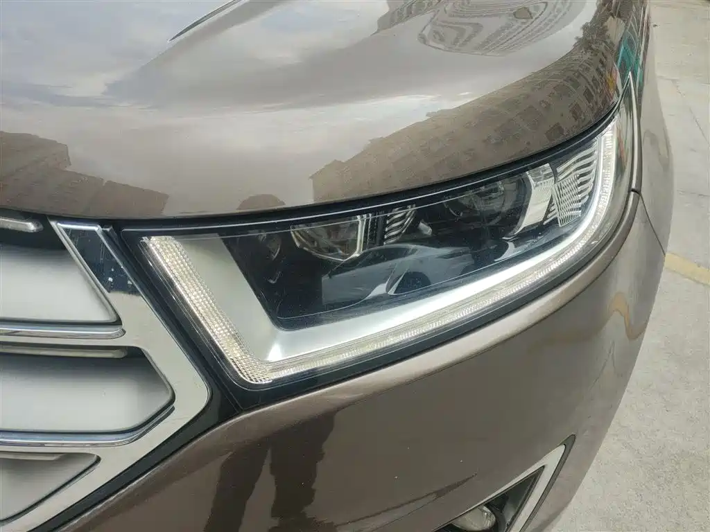 Ford Edge 2018 — фото 24