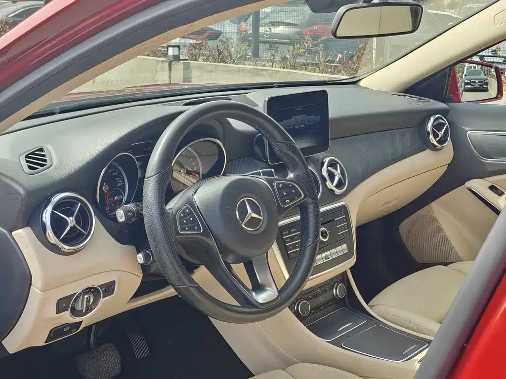 Mercedes-Benz GLA 2017 — фото 15