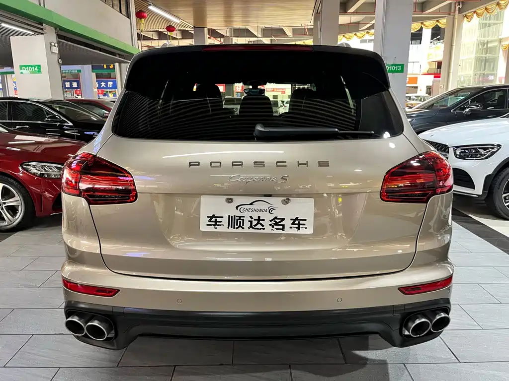 Porsche Cayenne 2017 — фото 16