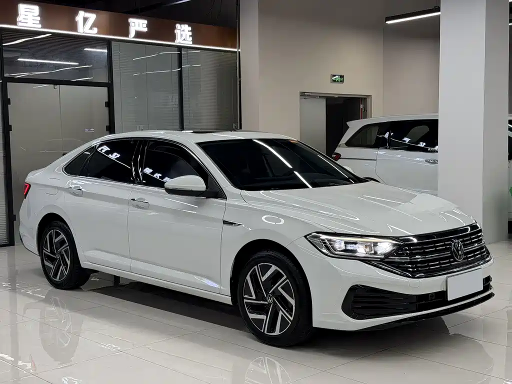 Volkswagen Sagitar 2022