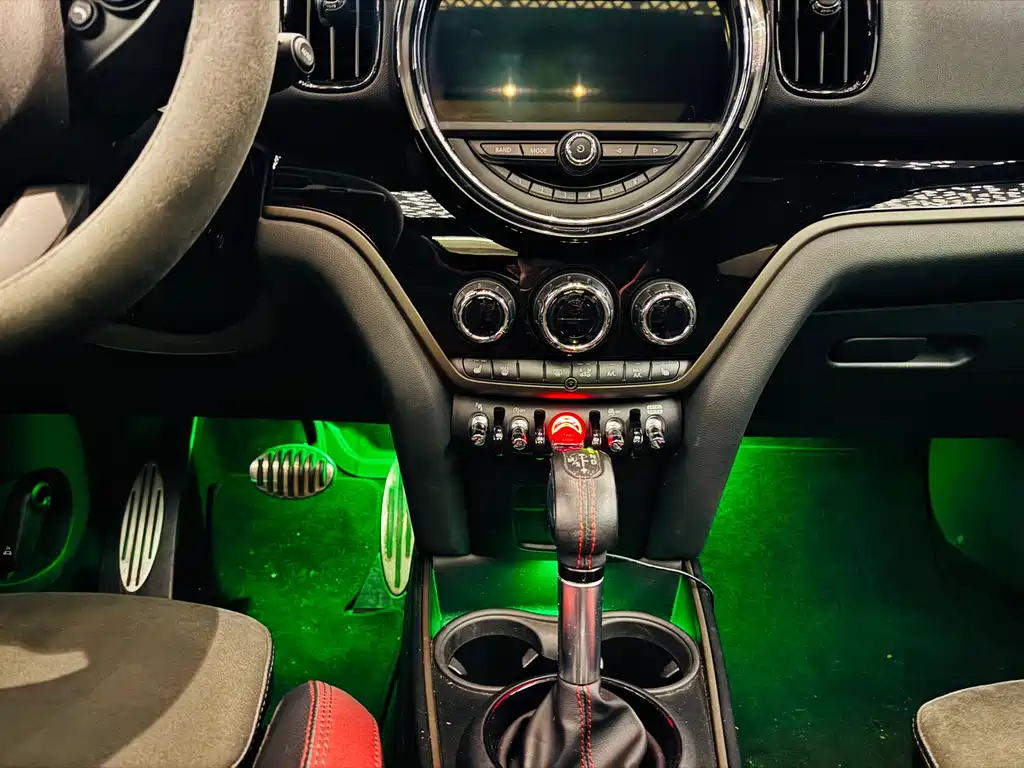 MINI JCW Countryman 2018 — фото 13
