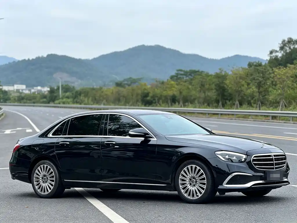 Mercedes-Benz E-Class 2021 — фото 3