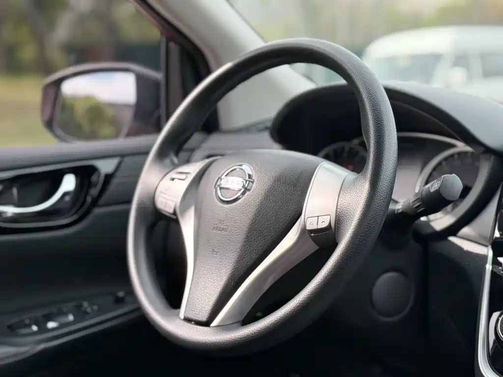 Nissan Tiida 2018 — фото 11