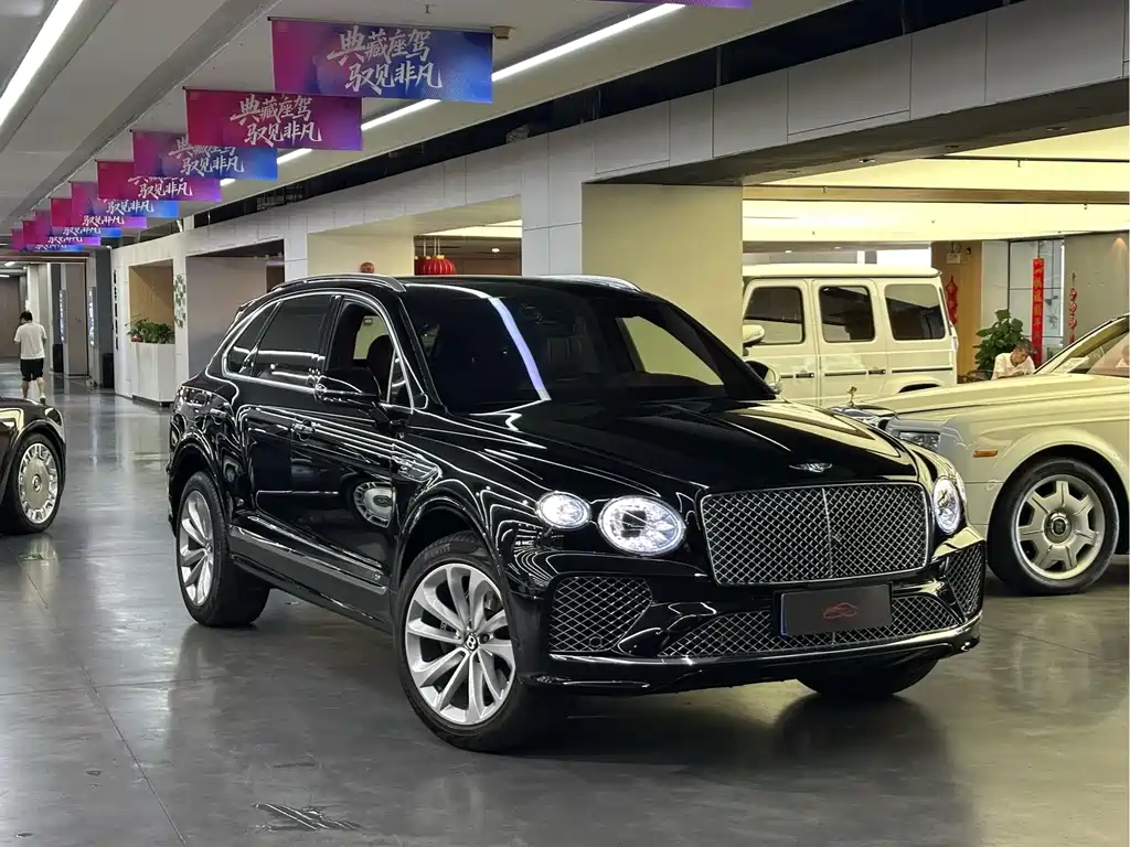 Bentley Bentayga 2021 — фото 3