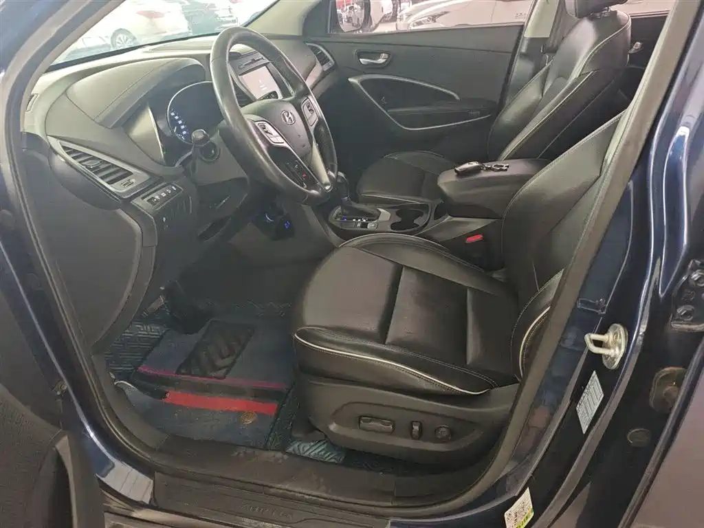 Hyundai Santa Fe 2018 — фото 11