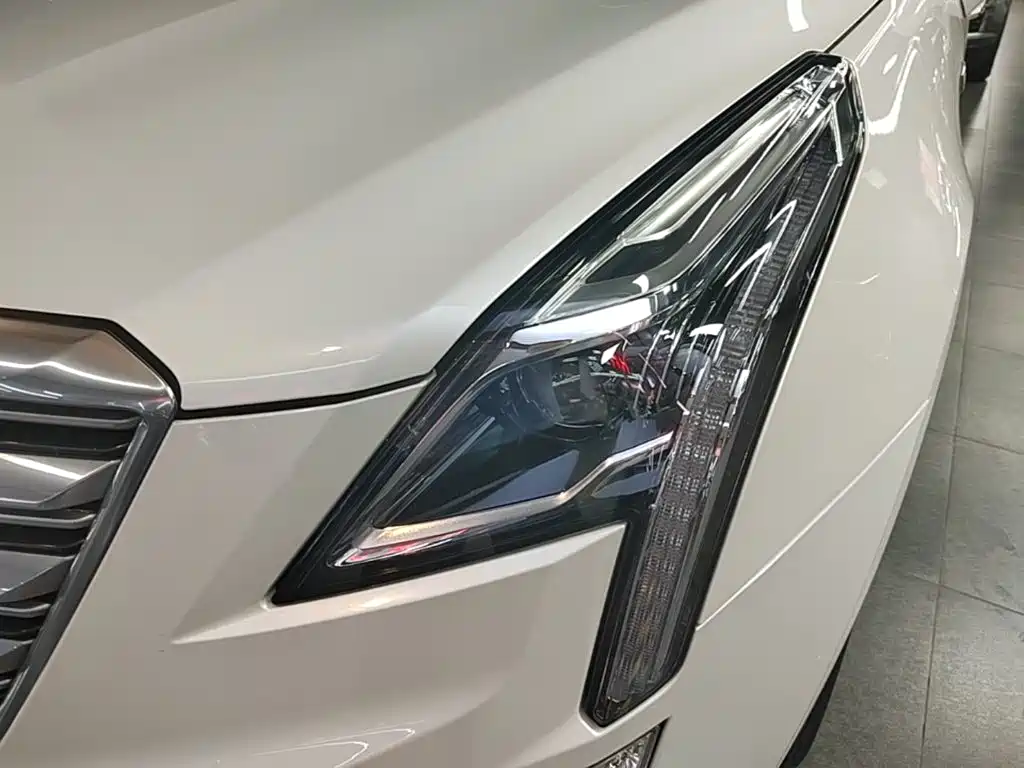 Cadillac XT5 2019 — фото 24