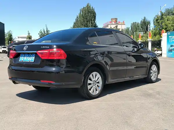 Volkswagen Lavida 2013
