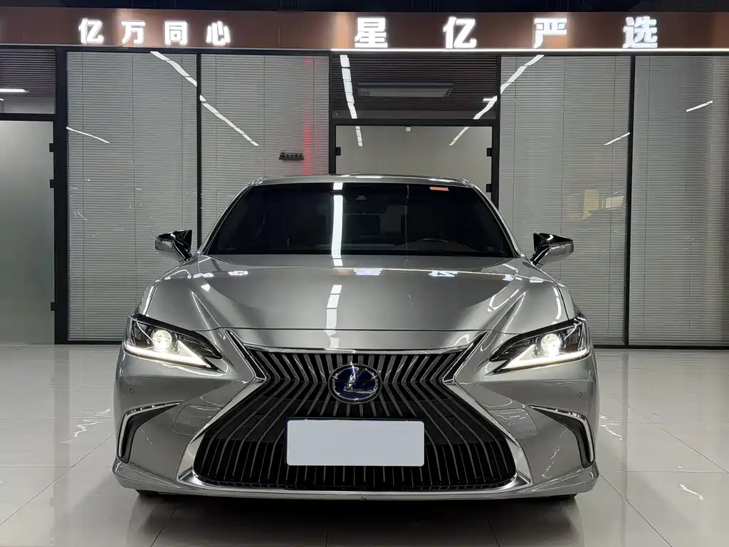 Lexus ES 2020 — фото 2
