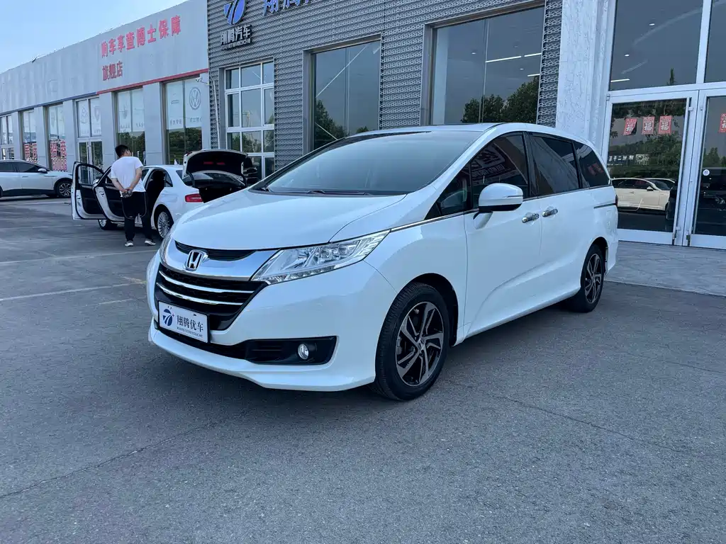 Honda Odyssey 2017 — фото 1