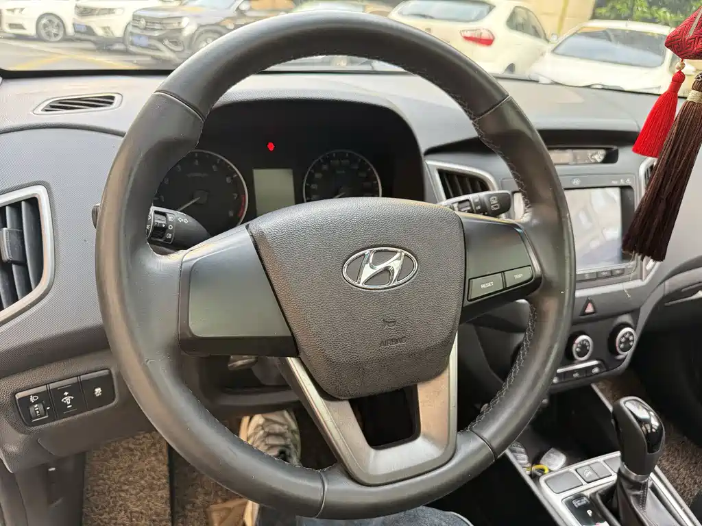 Hyundai ix25 2015 — фото 18