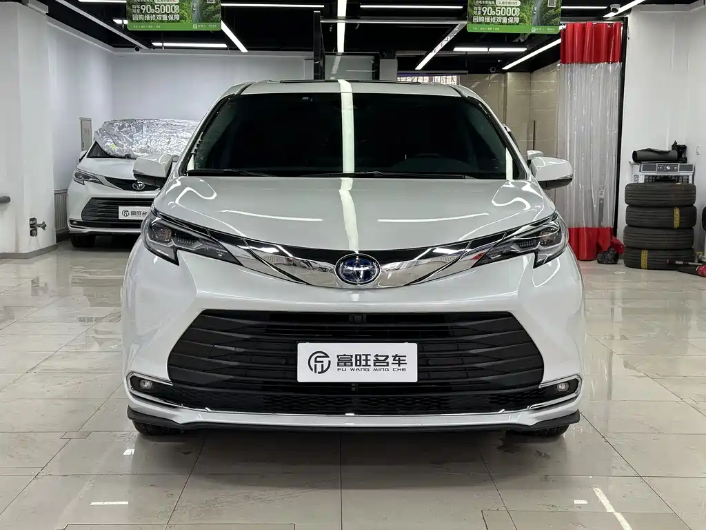 Toyota Sienna 2023 — фото 2
