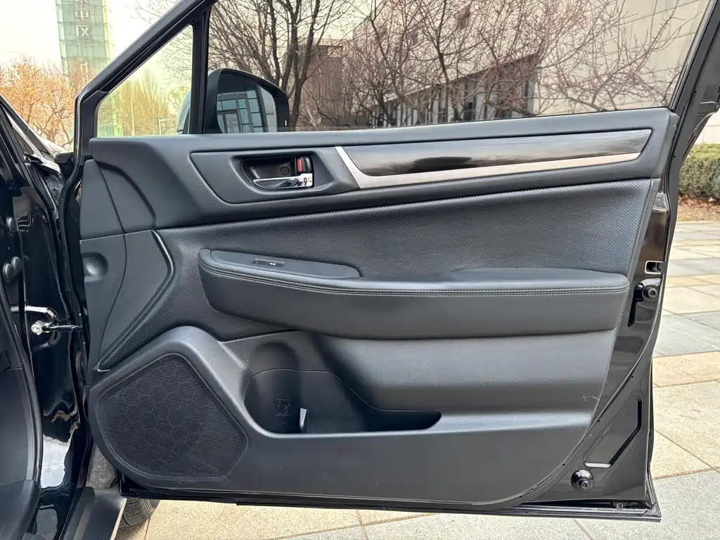 Subaru Outback 2015 — фото 17