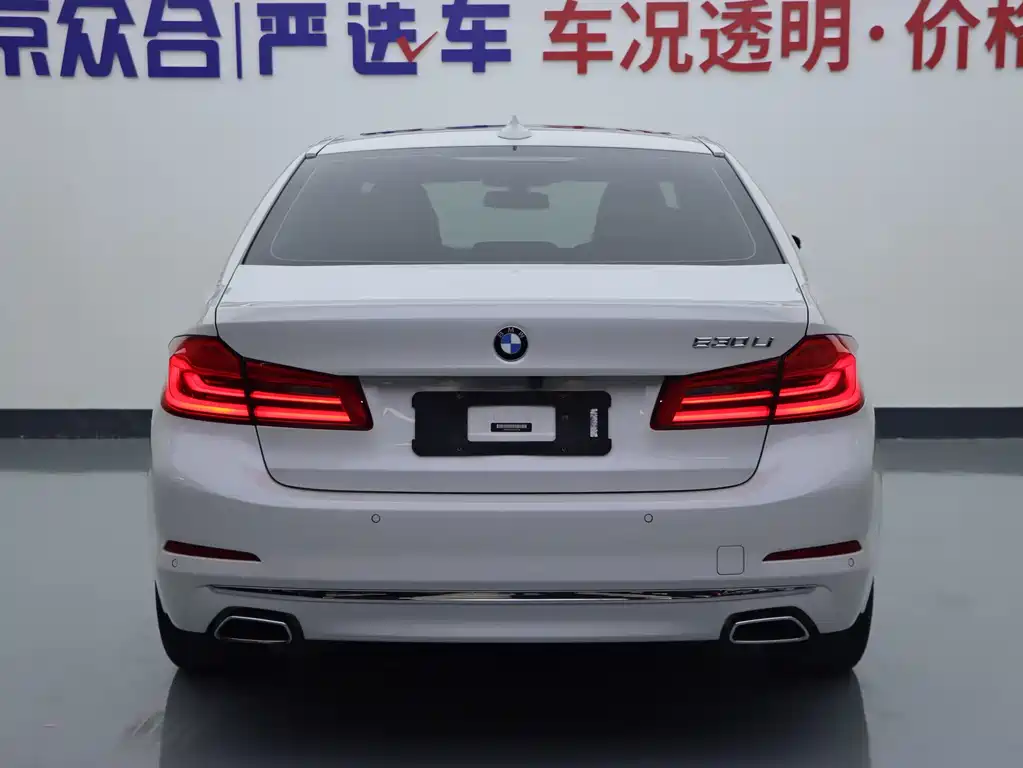 BMW 5 Series 2019 — фото 25