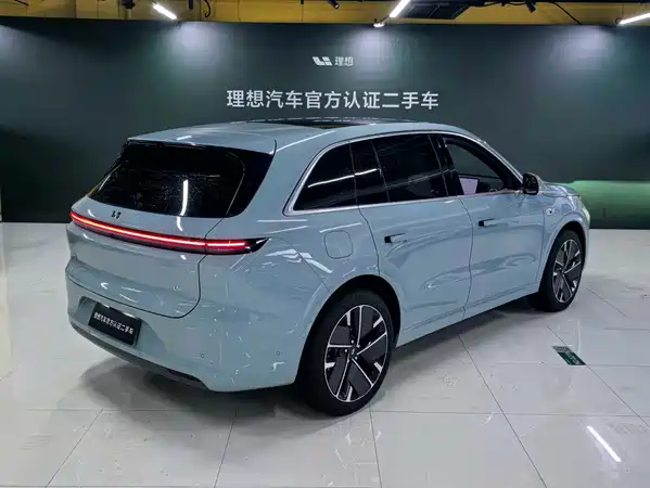 Li Auto L6 2025