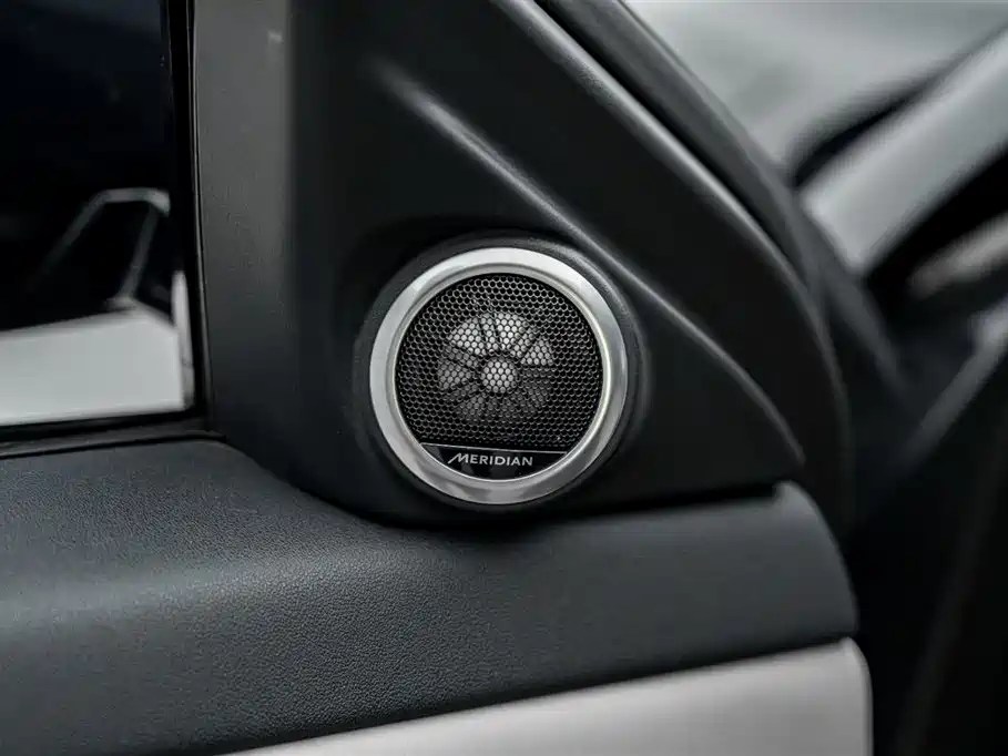 Land Rover Evoque 2022 — фото 15