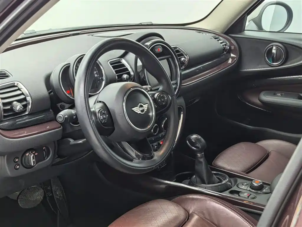 MINI Clubman 2017 — фото 13