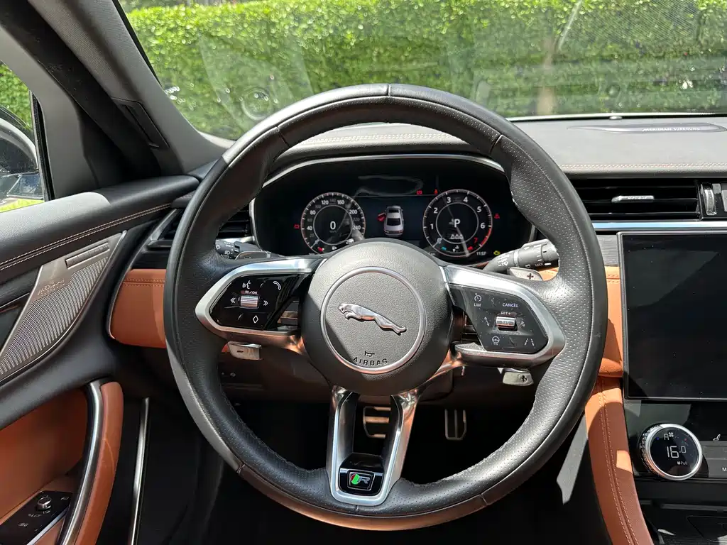 Jaguar XFL 2024 — фото 13