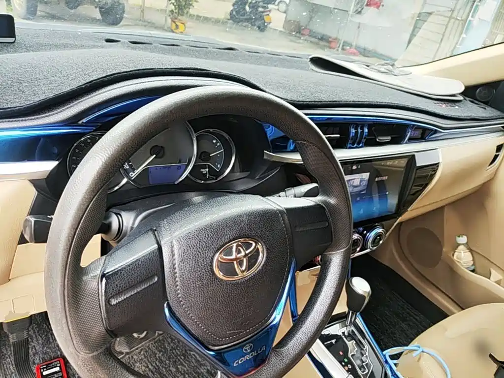 Toyota Corolla 2014 — фото 10