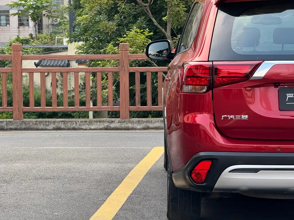 Mitsubishi Outlander 2019 — фото 24