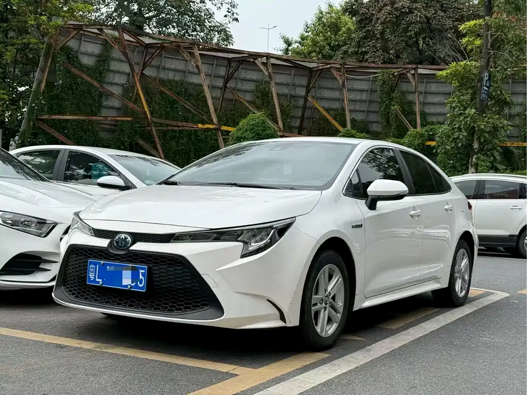 Toyota Levin 2022 — фото 1