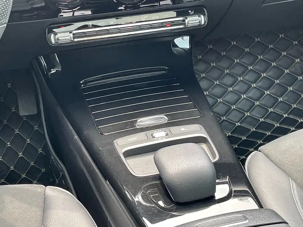 Mercedes-Benz A-Class 2019 — фото 15