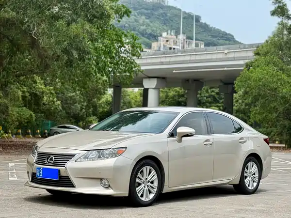 Lexus ES 2013