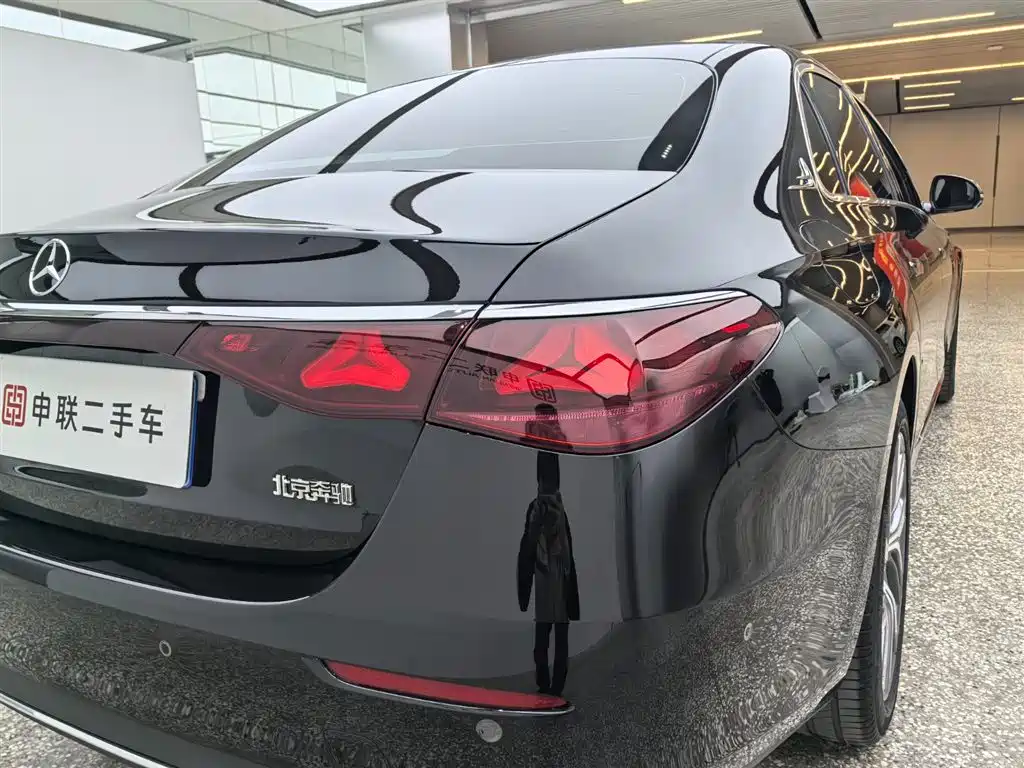 Mercedes-Benz E-Class 2025