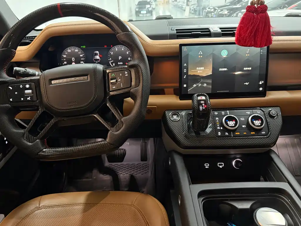 Land Rover Defender 2024 — фото 9