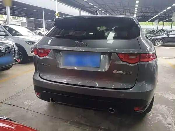 Jaguar F-PACE 2021