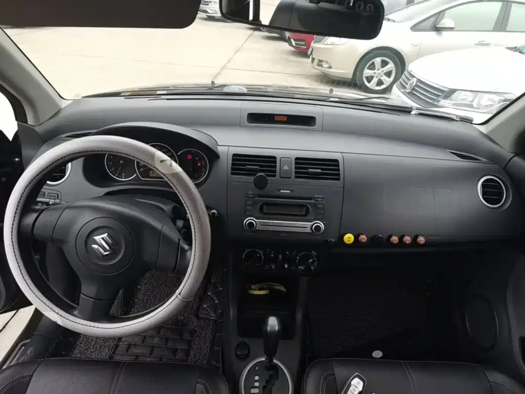 Suzuki Swift 2014 — фото 10