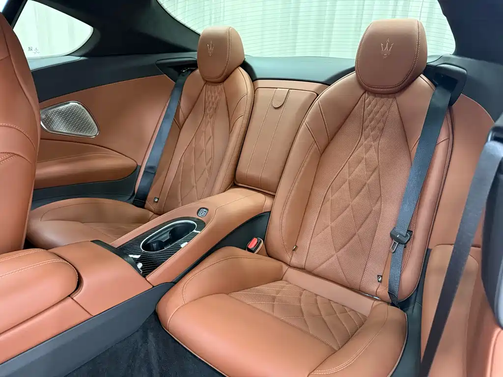Maserati Granturismo 2024 — фото 15