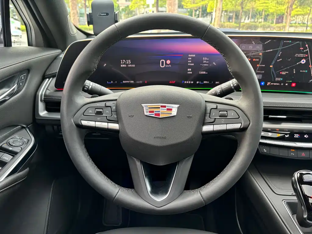 Cadillac XT4 2025 — фото 16