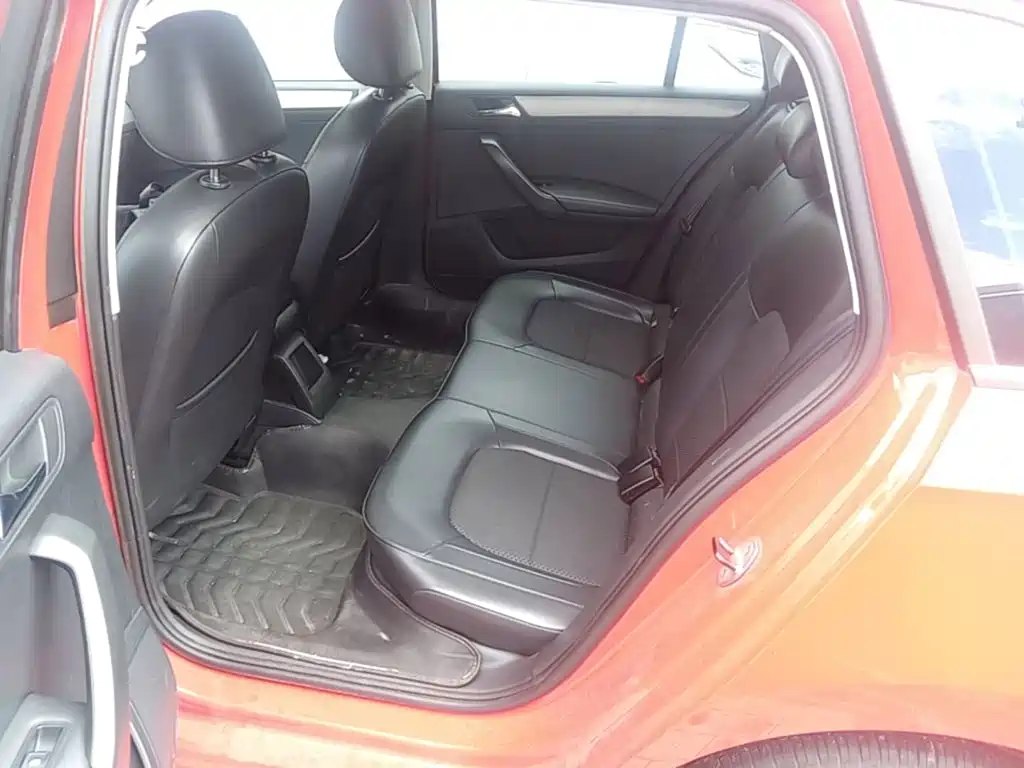 Skoda Rapid Spaceback 2014 — фото 17
