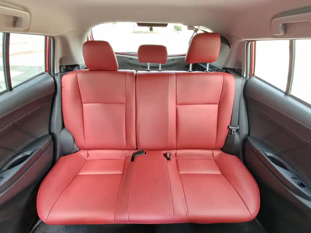 Toyota Yaris L 2019 — фото 18
