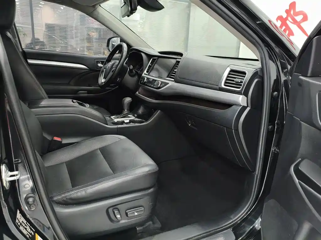 Toyota Highlander 2021 — фото 14
