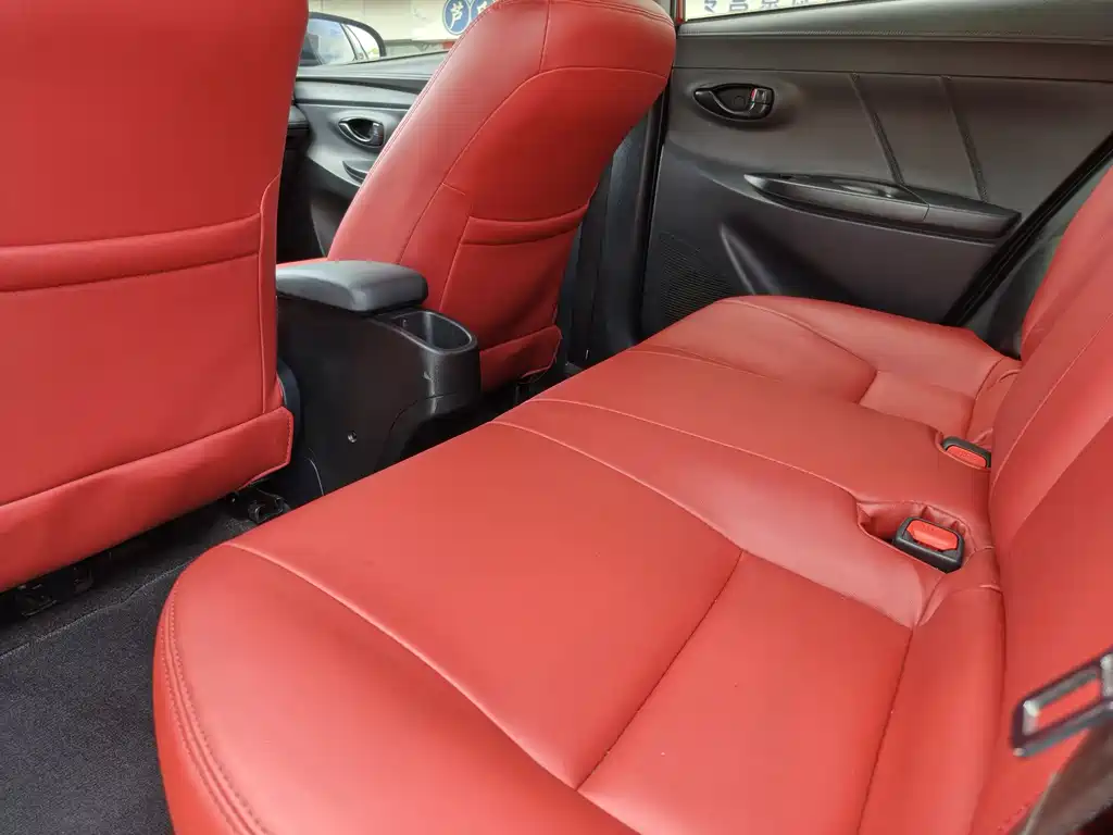 Toyota Yaris L 2019 — фото 13