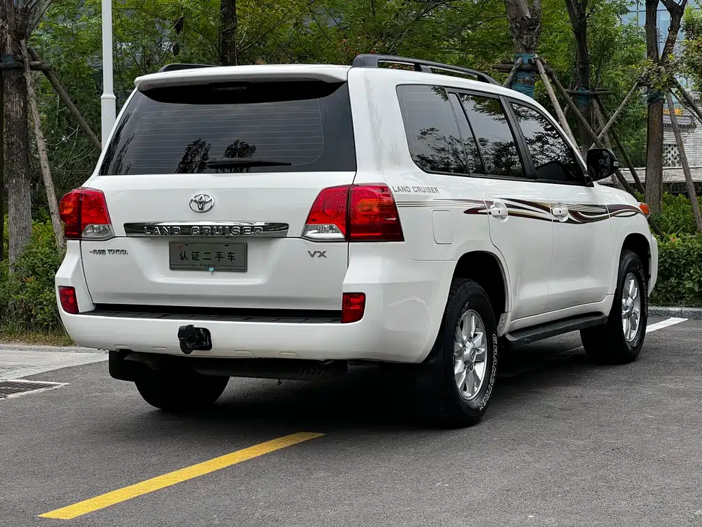 Toyota Land Cruiser 2012 — фото 10