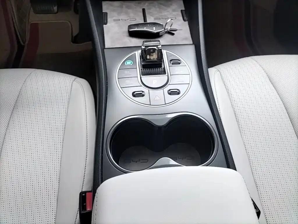 BYD Seal 05 DM-i 2025 — фото 14