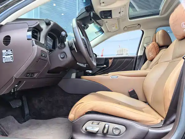 Lexus LS 2020