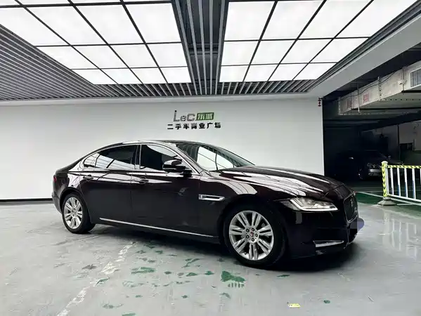 Jaguar XFL 2017