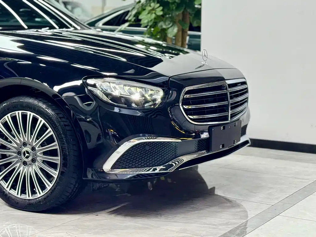Mercedes-Benz E-Class 2023 — фото 13