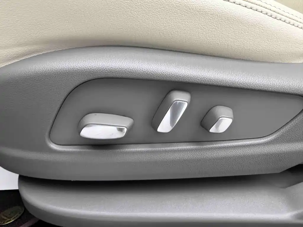 Cadillac XT5 2023 — фото 17